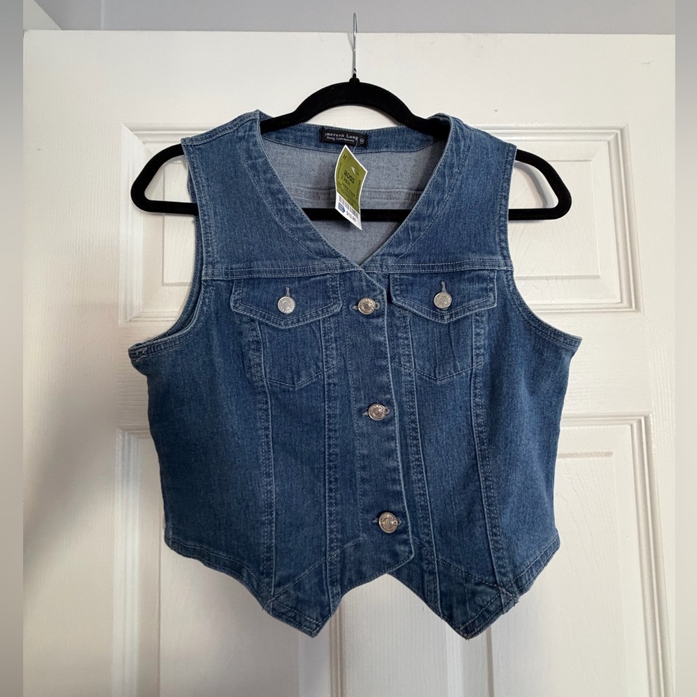 ✨ NWT Emerson Lang Cropped Denim Vest • Medium • Button Front • Western super ✨